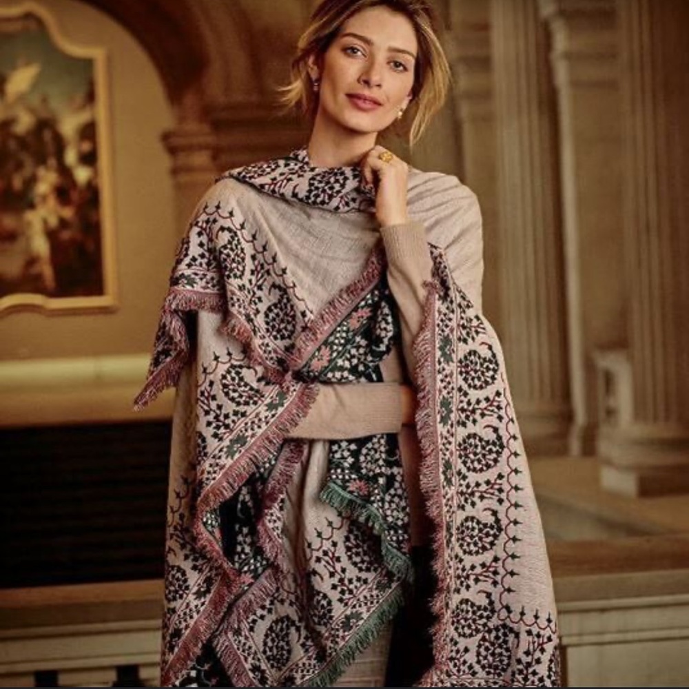 The Metropolitan Museum of Art Paisley Border Ruana Shawl